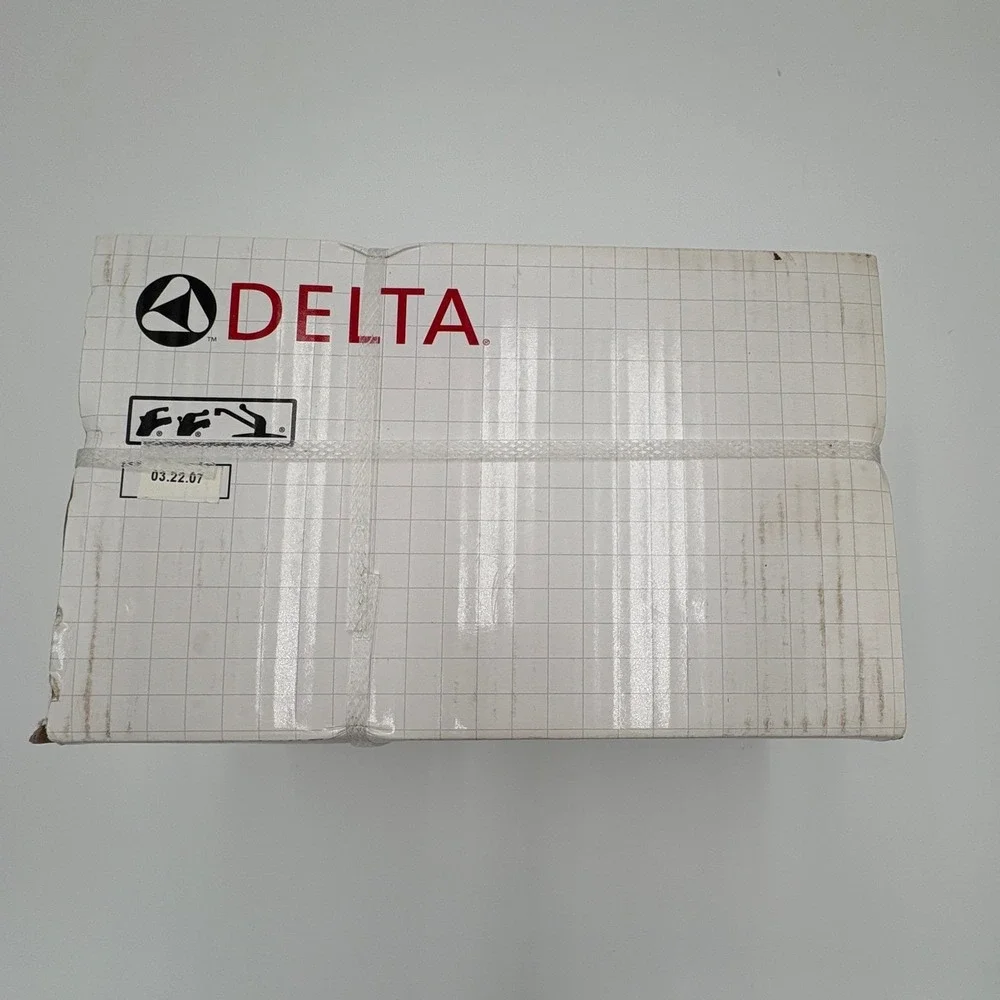 Delta Bathroom Faucet 15910-WF Chrome Single Handle Sink Faucet Discontinued New